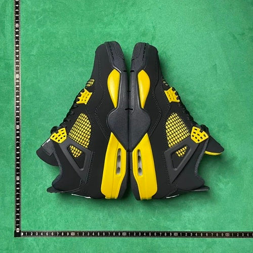 Air Jordan 4 Retro Thunder 2023