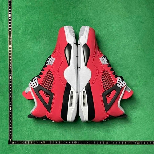 Air Jordan 4 Retro Toro Bravo