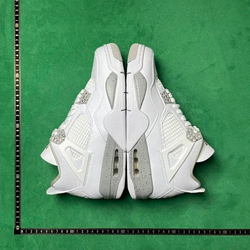 Air Jordan 4 Retro White Oreo 2021