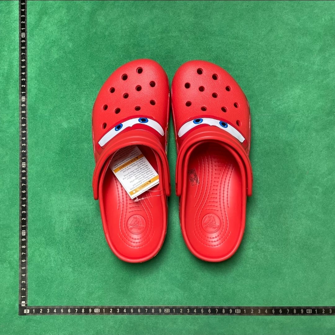 Crocs Classic Clog — Red