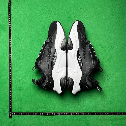Dior B22 — Black / White