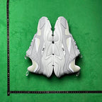 Dior B22 — Triple White alternate angle