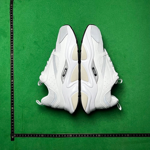Dior B22 — White / Cream alternate angle