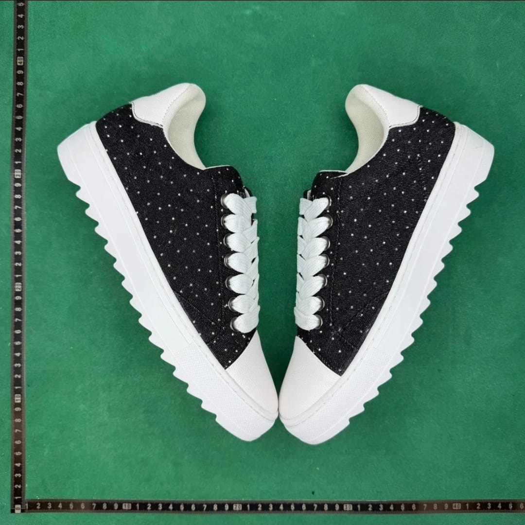 Maison Margiela New Evolution — Black / Crystal