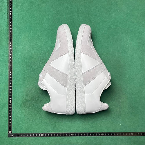 Maison Margiela Replica — White / Grey