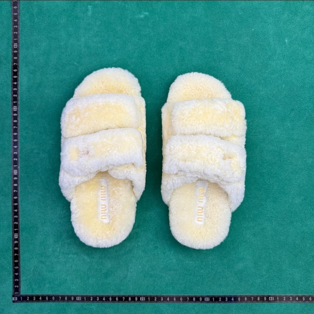 Shearling Slide — Cream / Pastel