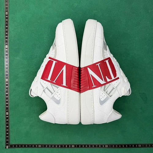 Valentino Garavani VL7N Low-Top Sneaker — White / Red