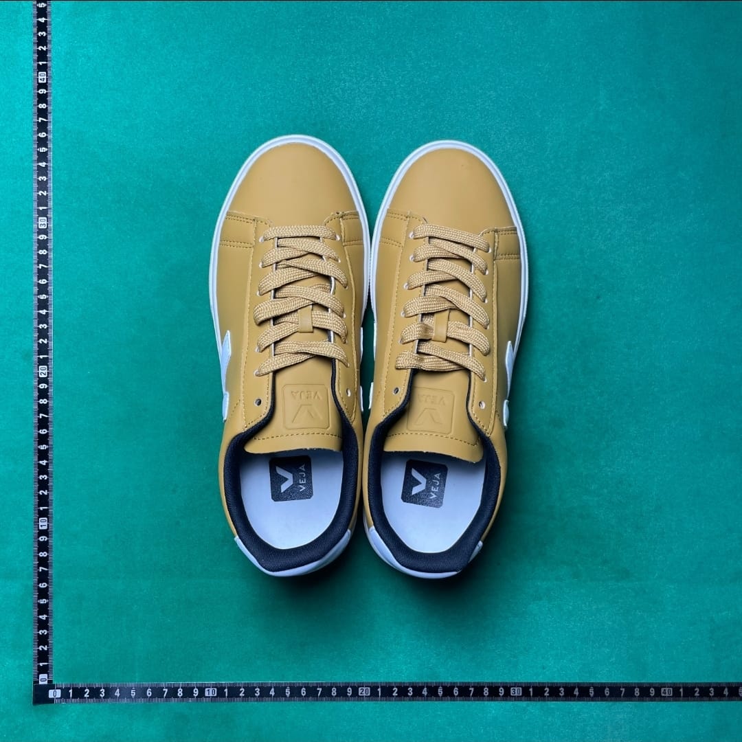 VEJA Campo — Camel / White